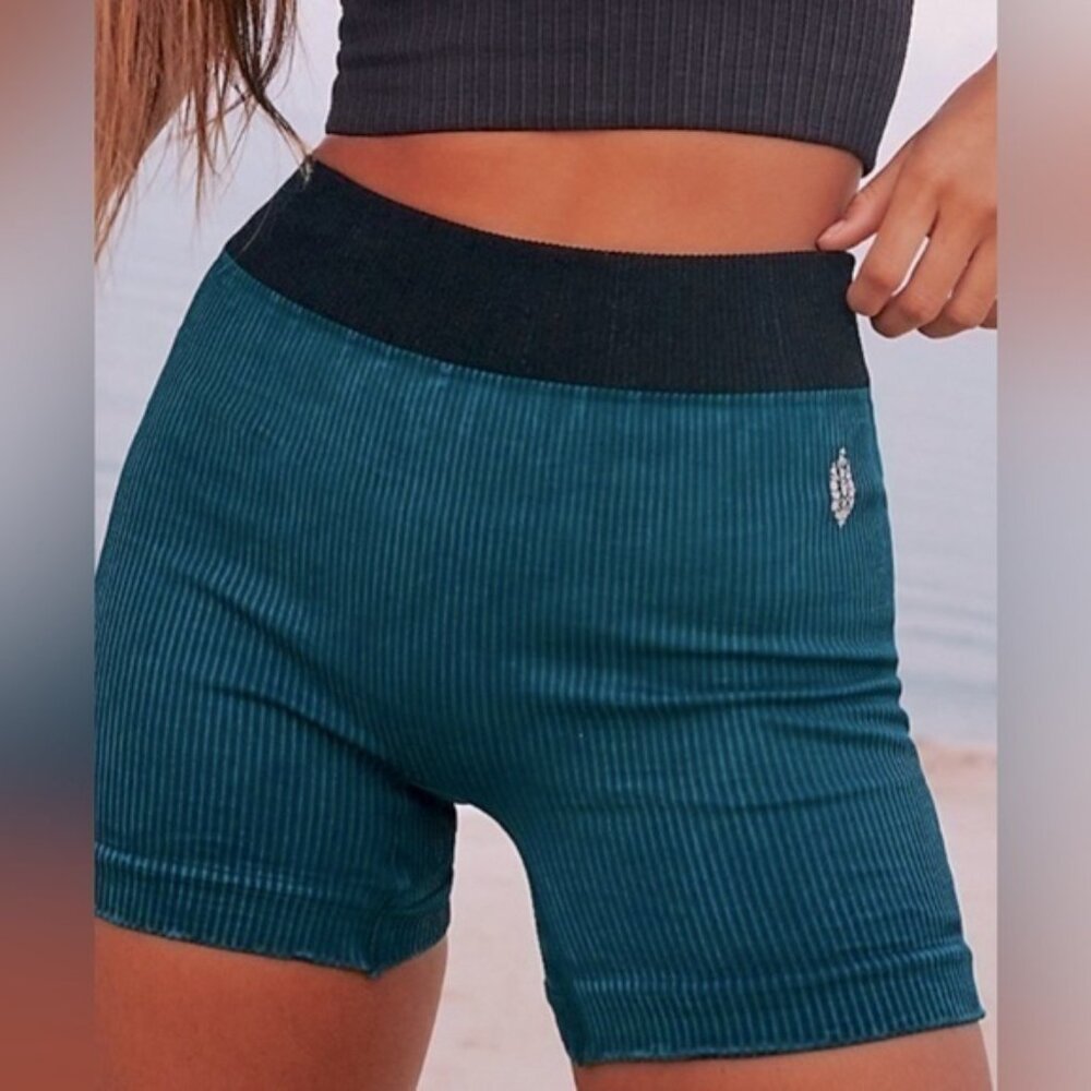 NWOT Free People Prajna Shorts *no logo* - M/L